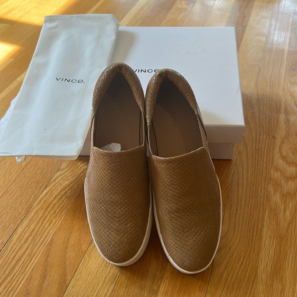 Vince Warren slip on sneakers